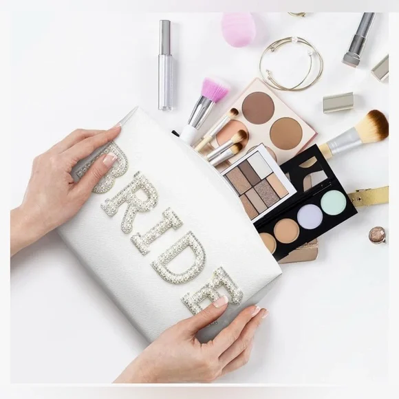 ♥️ Makeup Bag Bride Engagement Gift White Pearl Rhinestone Travel Toiletry Bag - Picture 2 of 6